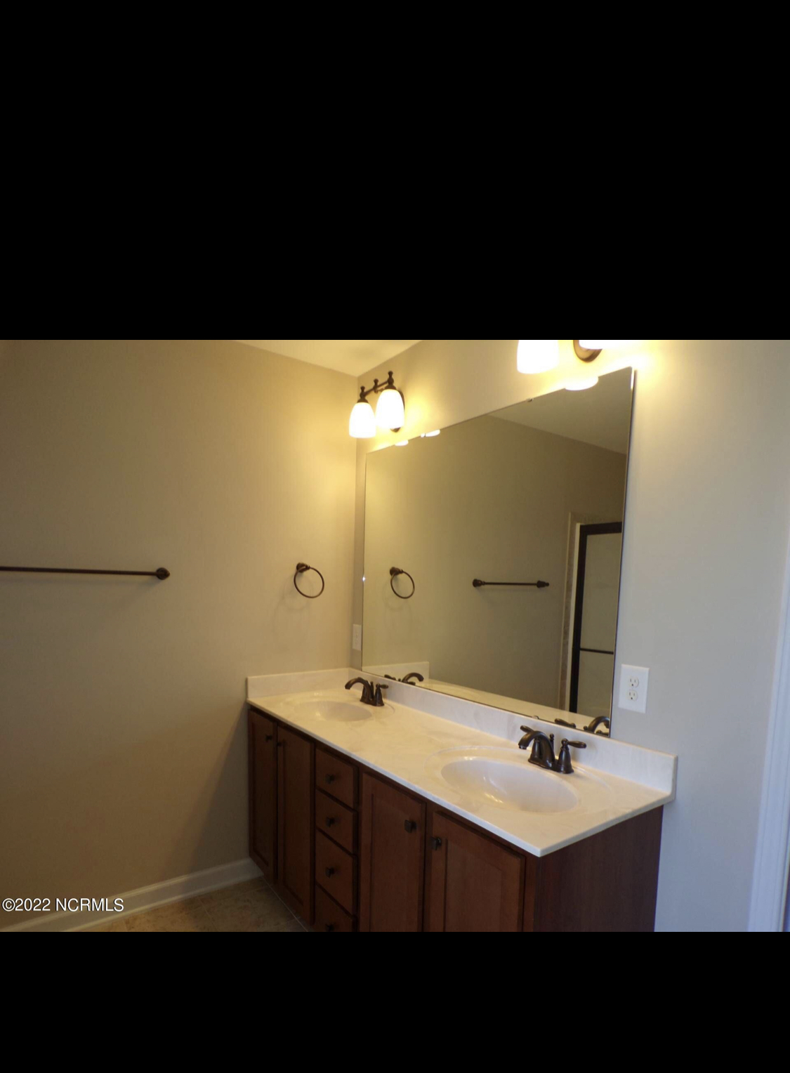 Nhà 2 tầng tại Compound Pejaten Barat Kemang